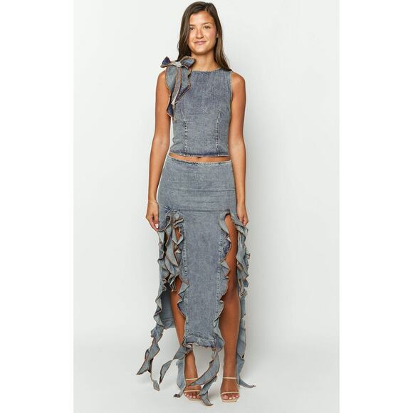 NWT Lionness Denim Skirt Size Medium - Picture 1 of 15